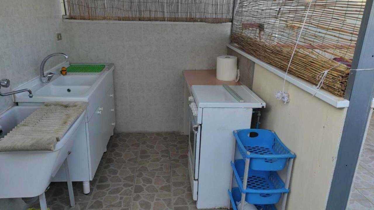 Il Girasole, Distante Solo 200 Mt. Reali Dal Mare Apartment Лидо Марини Екстериор снимка